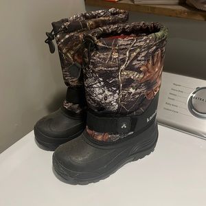 Kamik camo youth hunting/snow boots